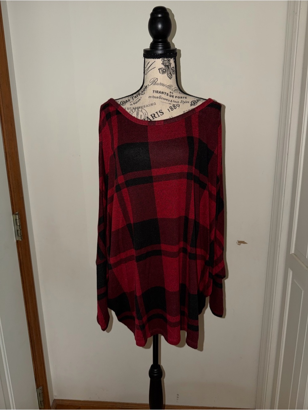 ✨5/$30✨ Plaid Boatneck Tunic Top in Red and Black